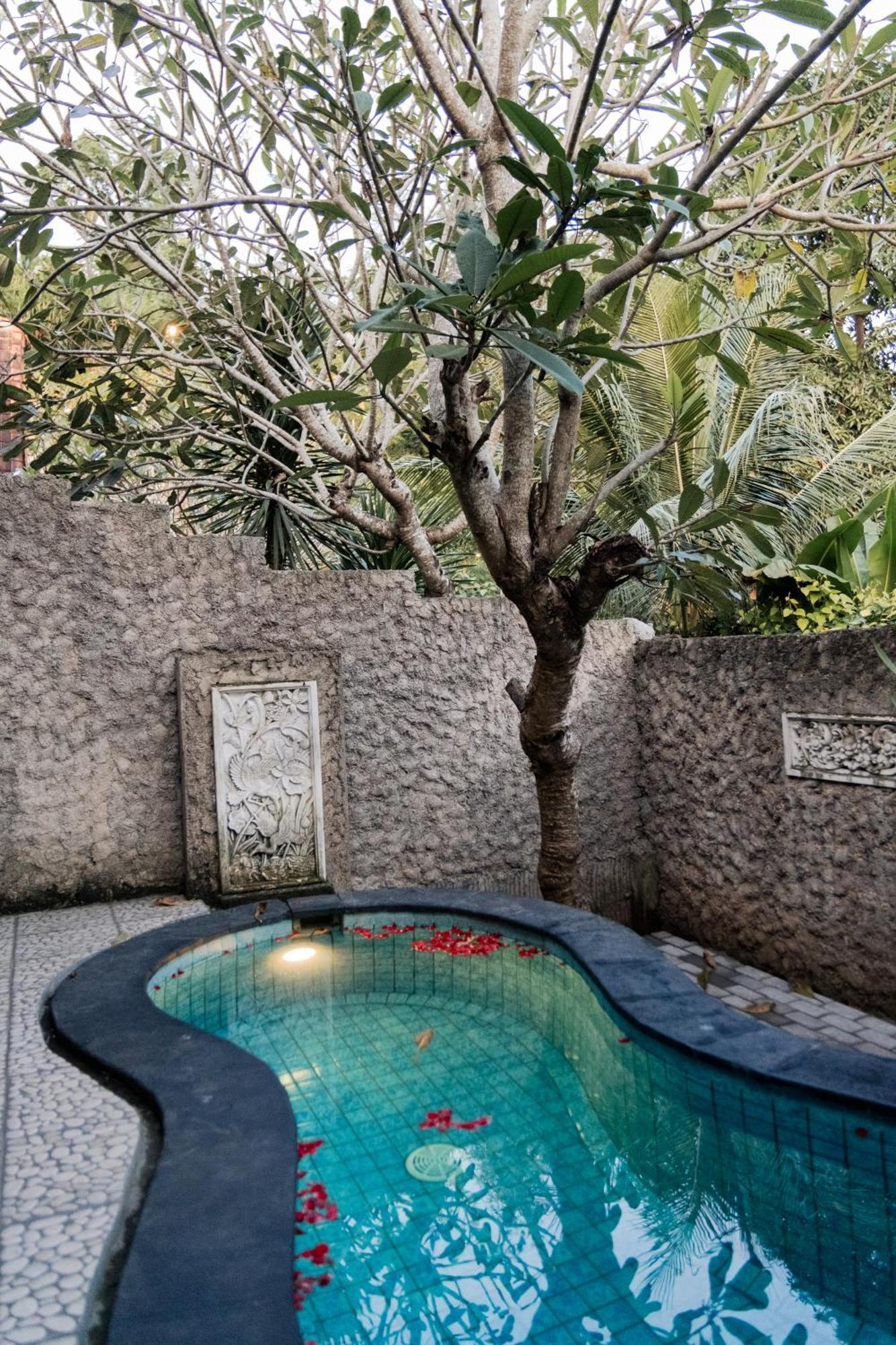 Yoki'S Bungalow Kuta  Eksteriør billede